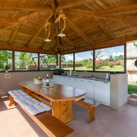 Morena Mit Pool, Garten, Umgeben Von בית נופש Tinjan