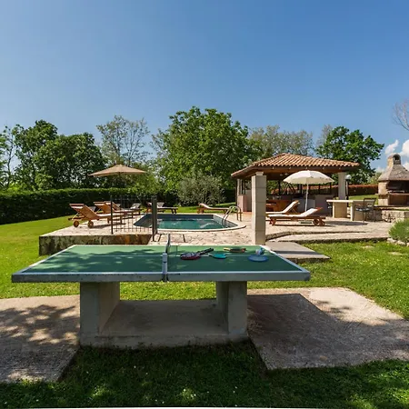 Morena Mit Pool, Garten, Umgeben Von Hébergement de vacances
