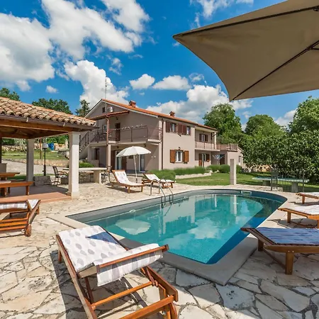 Morena Mit Pool, Garten, Umgeben Von * Tinjan
