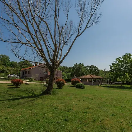 Morena Mit Pool, Garten, Umgeben Von * Tinjan