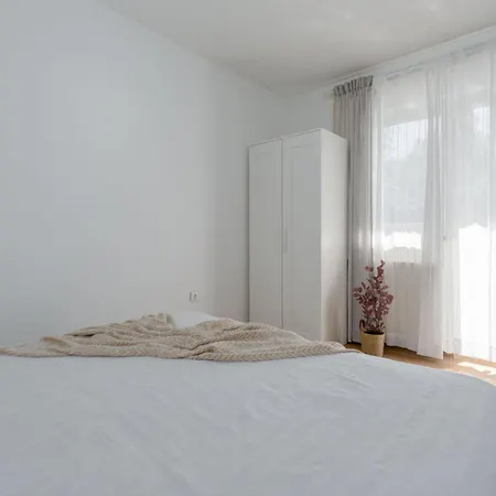 Morena Mit Pool, Garten, Umgeben Von Hébergement de vacances